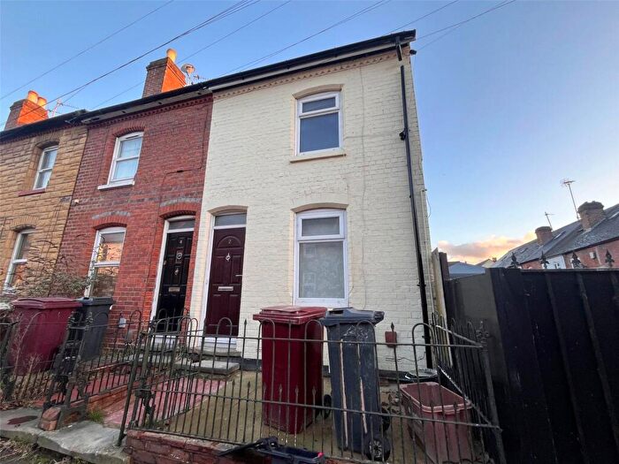 3 Bedroom Terraced House For Sale In Francis Street, Reading, Berkshire, RG1
