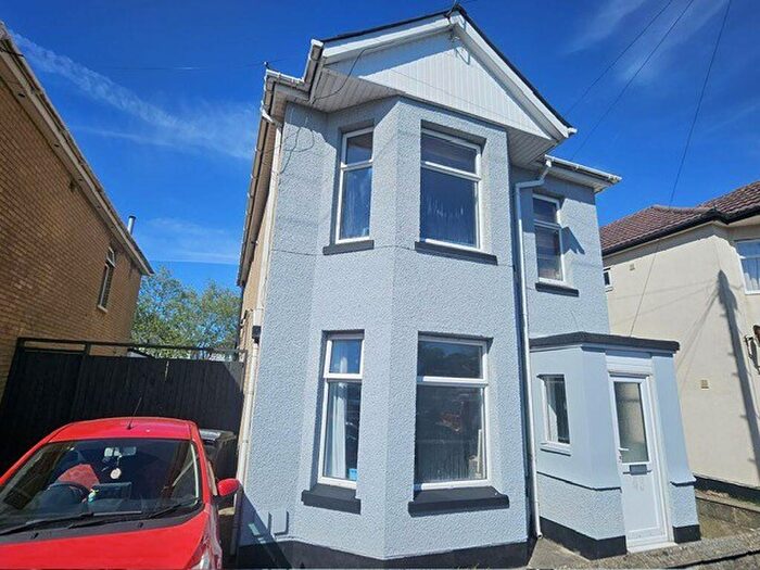 6 Bedroom Detached House To Rent In Columbia Road, Bournemouth, BH10