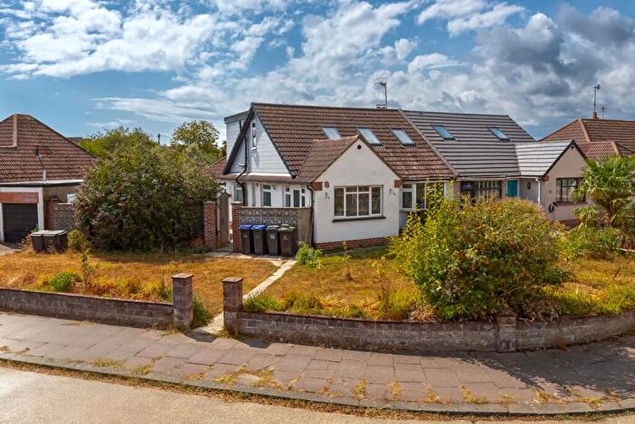 4 Bedroom Semi-Detached House For Sale In Melrose Avenue, Worthing, BN13