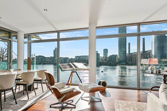 2 Bedroom Apartment For Sale In The Montevetro Building, Battersea Church Road, SW11