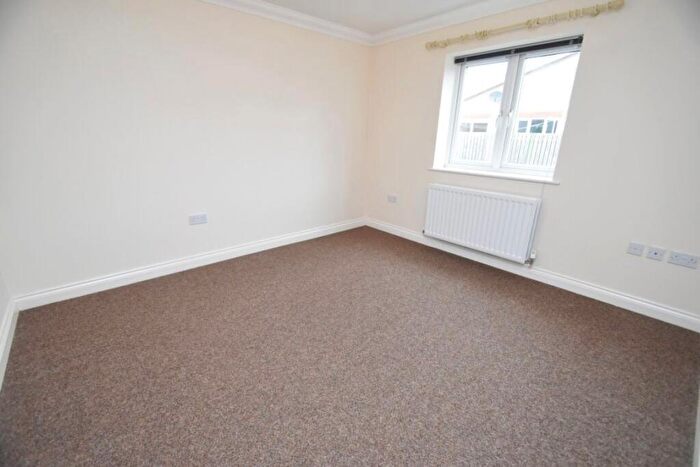 2 Bedroom Bungalow To Rent In Hylton Court -, DH1