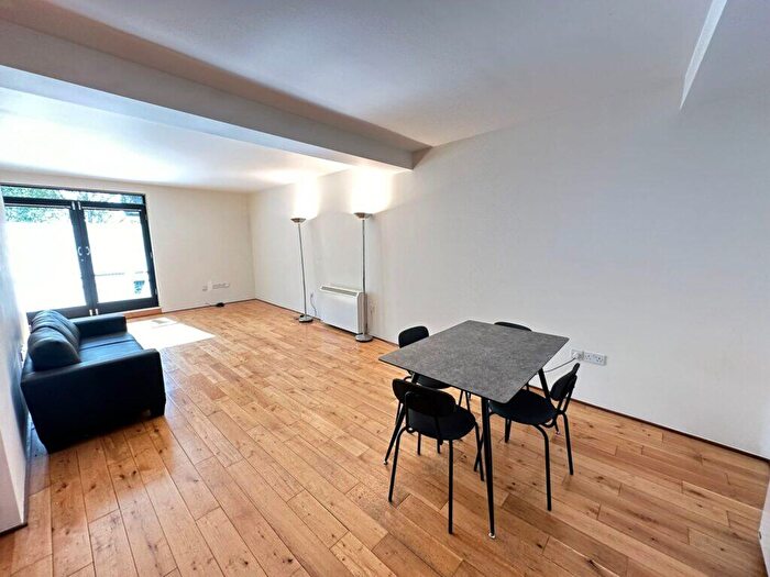 2 Bedroom Flat To Rent In Bedroom, Bathroom Flat – Rufford Street, Kings Cross, N1