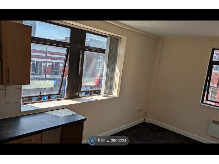 1 Bedroom Flat To Rent In Trafalgar House, Wolverhampton, WV1
