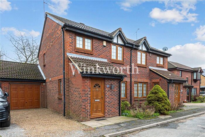 3 Bedroom Semi Detached House For Sale In Crothall Close, London, N13