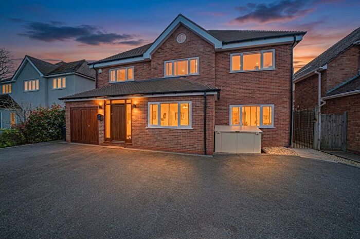 5 Bedroom Detached House For Sale In Rockingham Close, Dorridge, B93