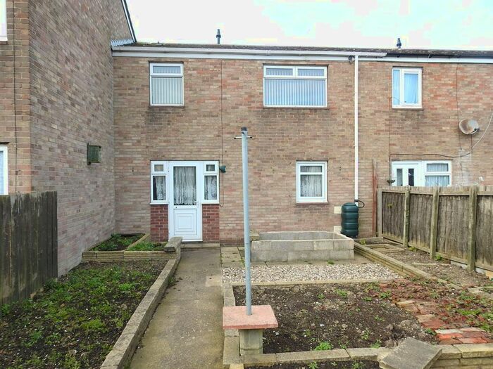 2 Bedroom Terraced House To Rent In Roborough Close, Bransholme, HU7
