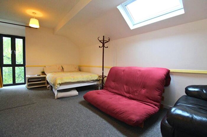 1 Bedroom Apartment To Rent In Wentworth Road, London, NW11