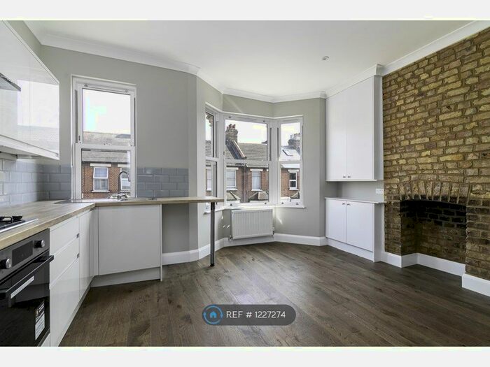 2 Bedroom Flat To Rent In Tottenham, London, N17