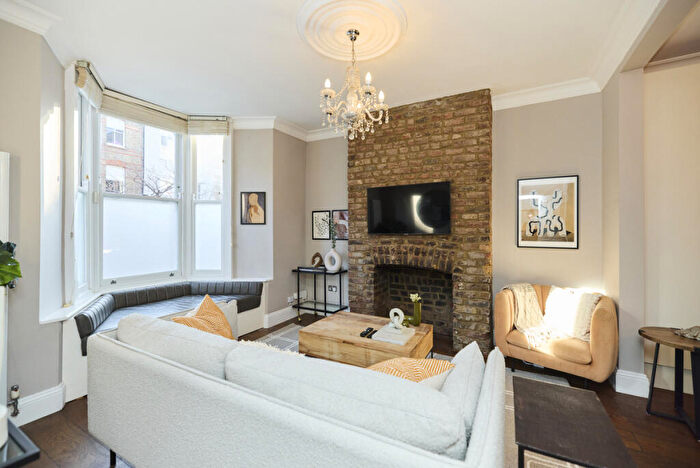 4 Bedroom Terraced House For Sale In John Campbell Road, London, N16