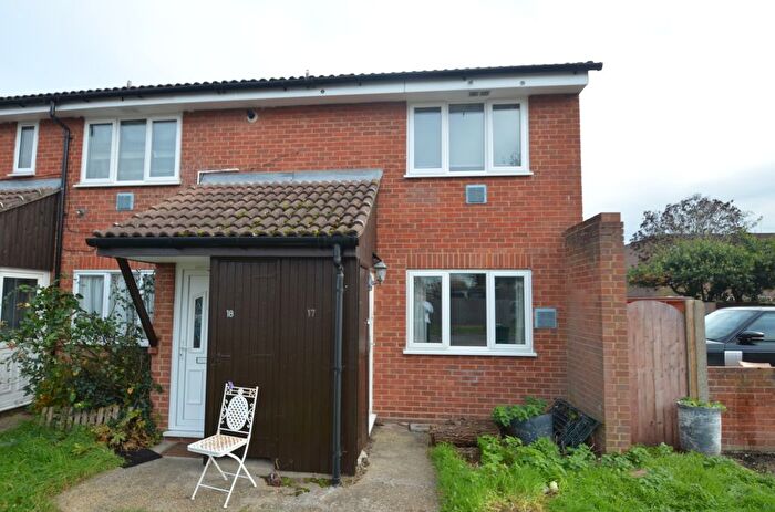 1 Bedroom Maisonette To Rent In Westland Close, Stanwell, Staines-Upon-Thames, TW19