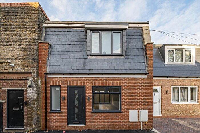 2 Bedroom Terraced House For Sale In Murray Mews, Catford, London, SE6