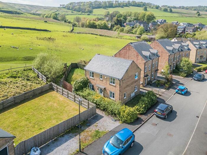 4 Bedroom Detached House For Sale In Carr Road, Buxton, SK17