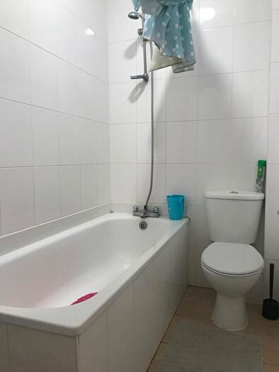 4 Bedroom Terraced House To Rent In Great Gardens Road, Hornchurch, Greater London, RM11