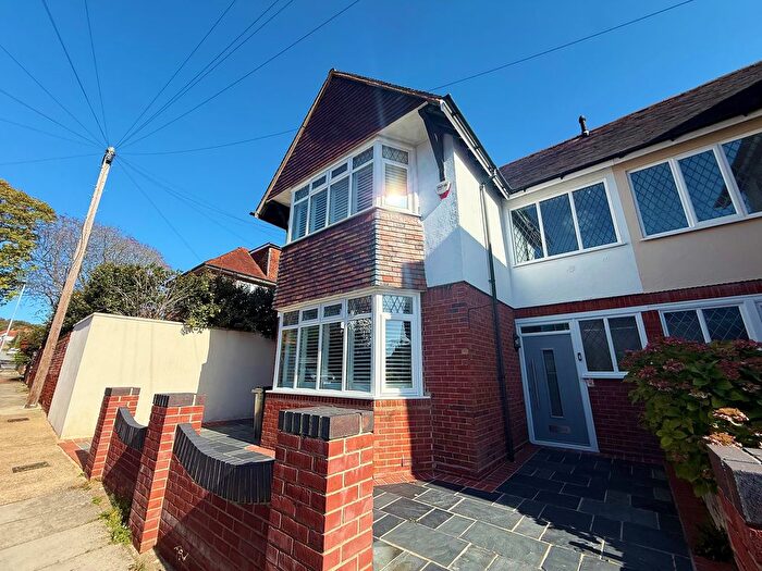 3 Bedroom Semi-Detached House To Rent In Woolner Avenue, Portsmouth, PO6