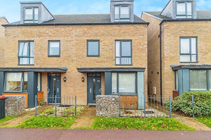 4 Bedroom Semi Detached House For Sale In Hayton Way, Tattenhoe Park, Milton Keynes, Buckinghamshire, MK4