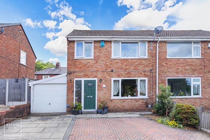 3 Bedroom Semi-Detached House For Sale In Ramsey Close, Atherton, M46