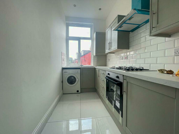 2 Bedroom Apartment To Rent In Chapeltown Road, Leeds, LS7