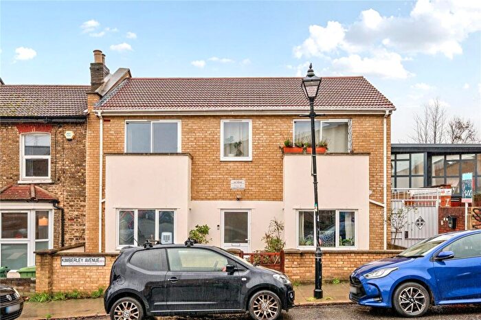 1 Bedroom Apartment For Sale In Kimberley Avenue, London, SE15