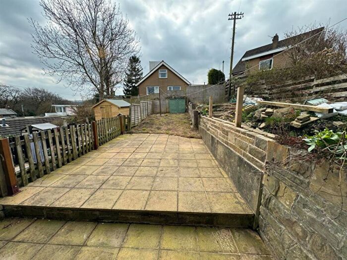 2 Bedroom Town House To Rent In Chapel Street, Huddersfield, HD4