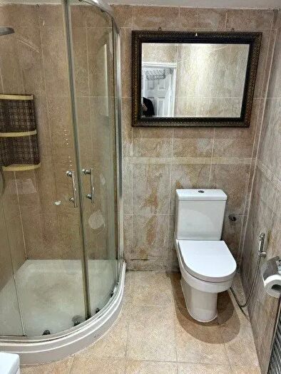 Bungalow For Sale In Acton, W3