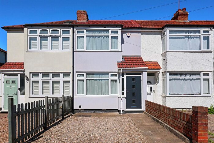 2 Bedroom Terraced House For Sale In Lynhurst Road, Hillingdon, UB10
