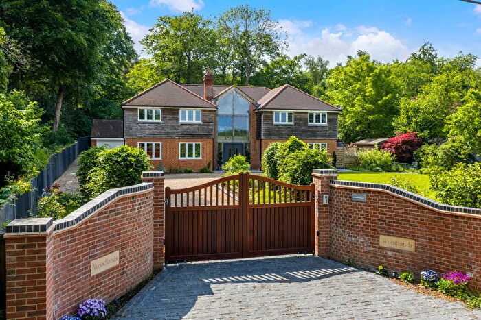 5 Bedroom Detached House For Sale In Chatter Alley, Dogmersfield, RG27