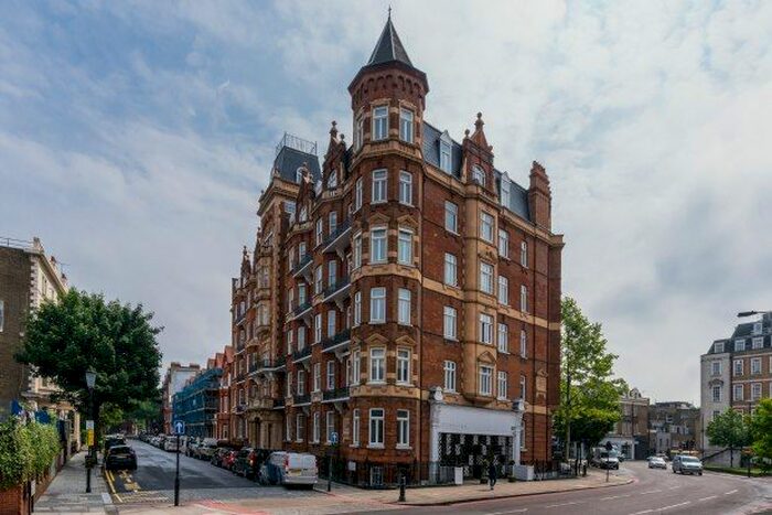 4 Bedroom Flat To Rent In Earl's Court Square, London, SW5