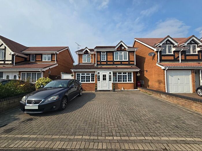 4 Bedroom Detached House To Rent In Maplin Park, Slough, SL3
