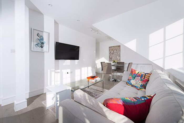 2 Bedroom Apartment To Rent In Ravenscroft Avenue, Golders Green, NW11