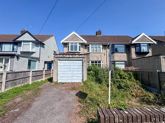 3 Bedroom Semi Detached House For Sale In Elms Grove, Patchway, Bristol, BS34