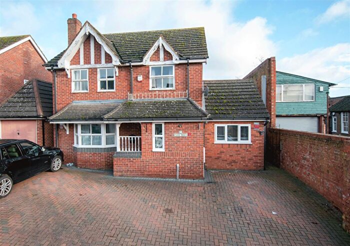 4 Bedroom Detached House For Sale In Park Mews, Wellingborough, NN8