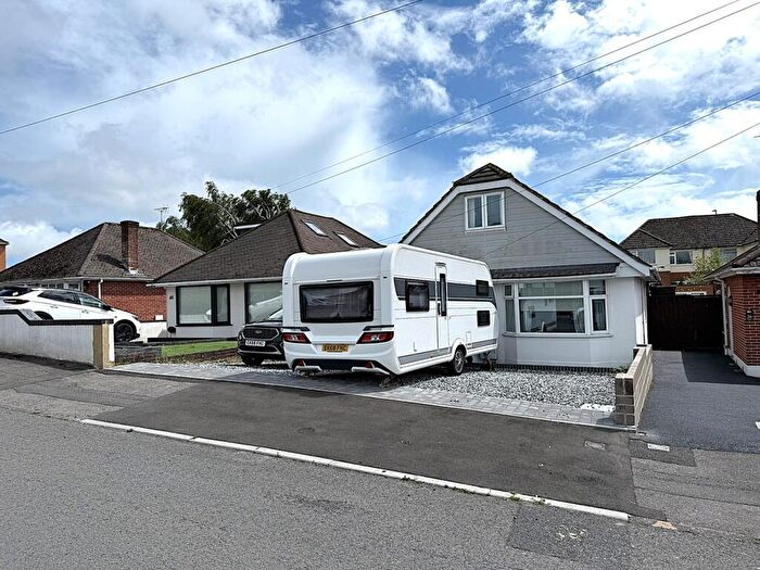 4 Bedroom Detached House For Sale In Dingley Road, Oakdale, Poole, BH15
