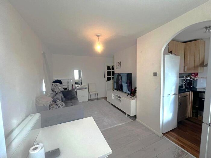 1 Bedroom Flat To Rent In Streamside Close, Edmonton, N9