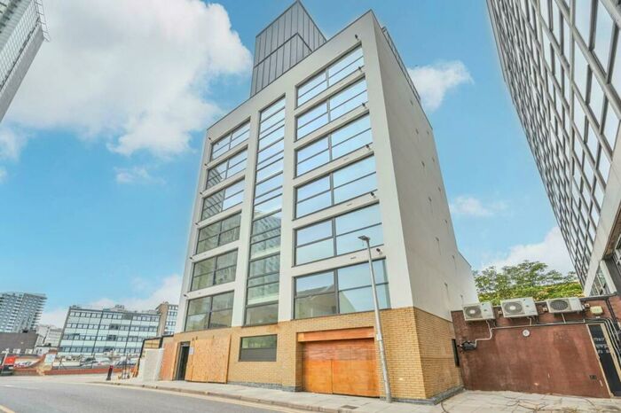 2 Bedroom Flat To Rent In Clements Lane, Ilford, IG1