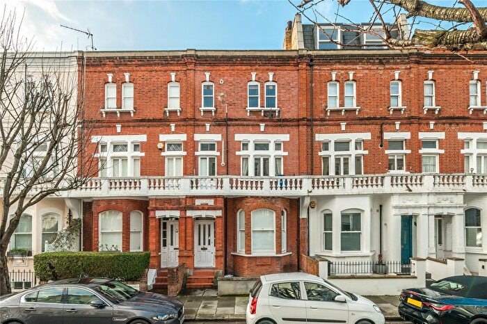 2 Bedroom Flat To Rent In Waldemar Avenue, London, SW6