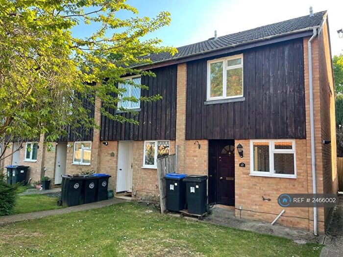 2 Bedroom End Of Terrace House To Rent In Knightswood, Woking, GU21