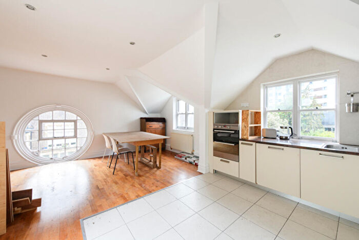 3 Bedroom Apartment To Rent In Ryland Road, London, NW5
