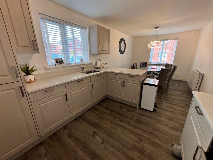 4 Bedroom Detached House For Sale In Maes Macsen, Carmarthen, SA31
