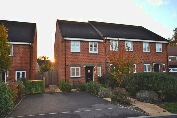 2 Bedroom House To Rent In Oak Tree Close, Rowlands Castle, PO9