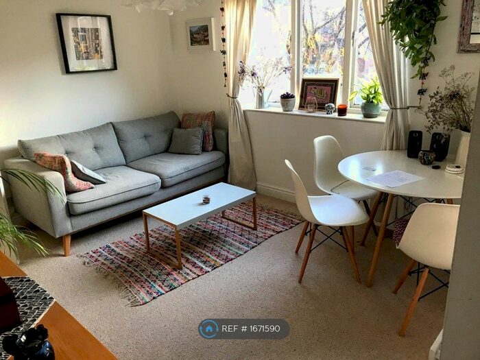 Studio To Rent In London, London, SE14