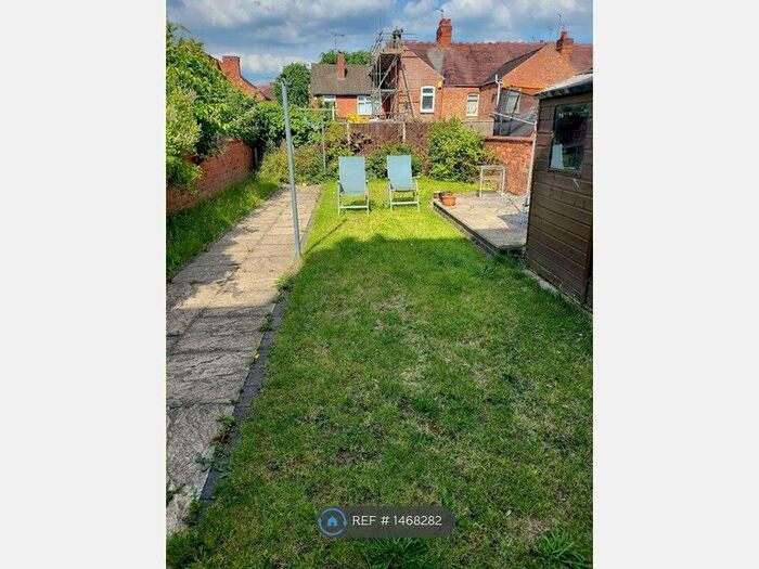 4 Bedroom Semi-Detached House To Rent In Kingsway, Nuneaton, CV11