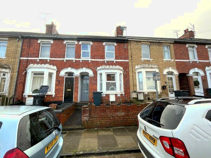 2 Bedroom Terraced House To Rent In Dixon Street, Swindon, Wiltshire, SN1