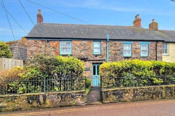 4 Bedroom Cottage To Rent In Trevenner Square, Marazion, TR17