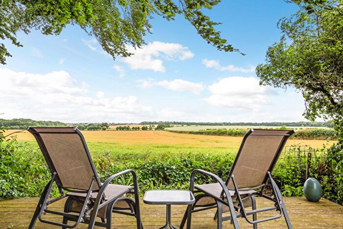 4 Bedroom Detached House For Sale In Kentsboro, Stockbridge, SO20