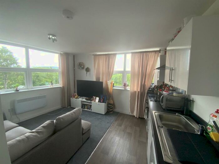 1 Bedroom Flat To Rent In Camden House, Ashton-under-Lyne, Lancashire, OL6