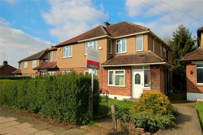 2 Bedroom Apartment To Rent In Alandale Drive, Pinner, Middlesex, HA5