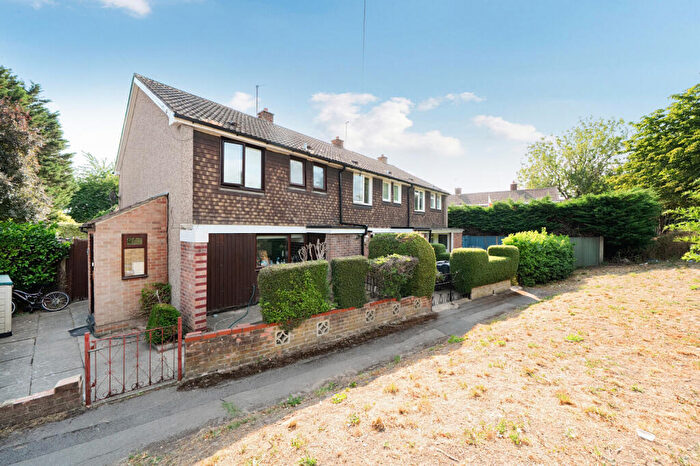 3 Bedroom End Of Terrace House For Sale In Blackbird Leys Road, Oxford, Oxfordshire, OX4