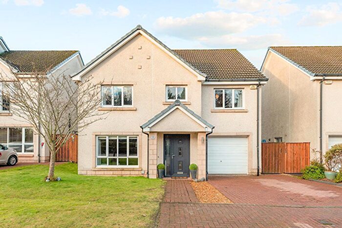 4 Bedroom Detached House For Sale In Drover Place, Kinnaird, Larbert, FK5