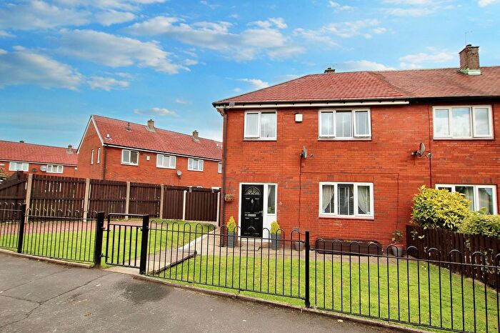 3 Bedroom End Of Terrace House For Sale In Drake Road, Littleborough, OL15