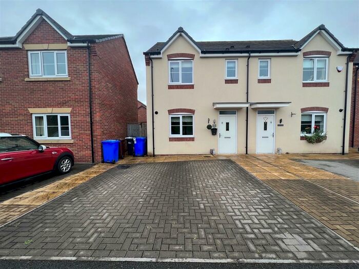 3 Bedroom House To Rent In Thorntree Lane, Branston, Burton-On-Trent, DE14